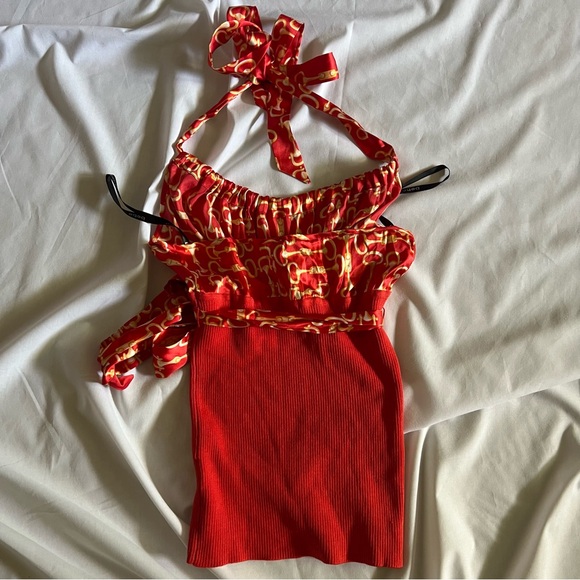 Bebe bow HALTER TOP • red with gold chain effect print• size M• - Picture 8 of 8